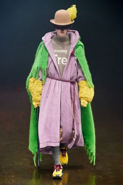 Look 3